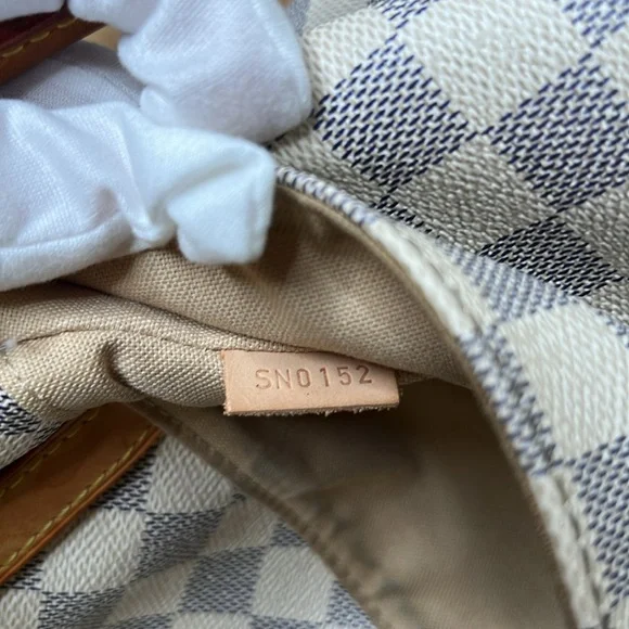 Louis Vuitton - Louis Vuitton Figheri PM Shoulder Bag Pre-Loved Great Condition - Picture 16 of 17